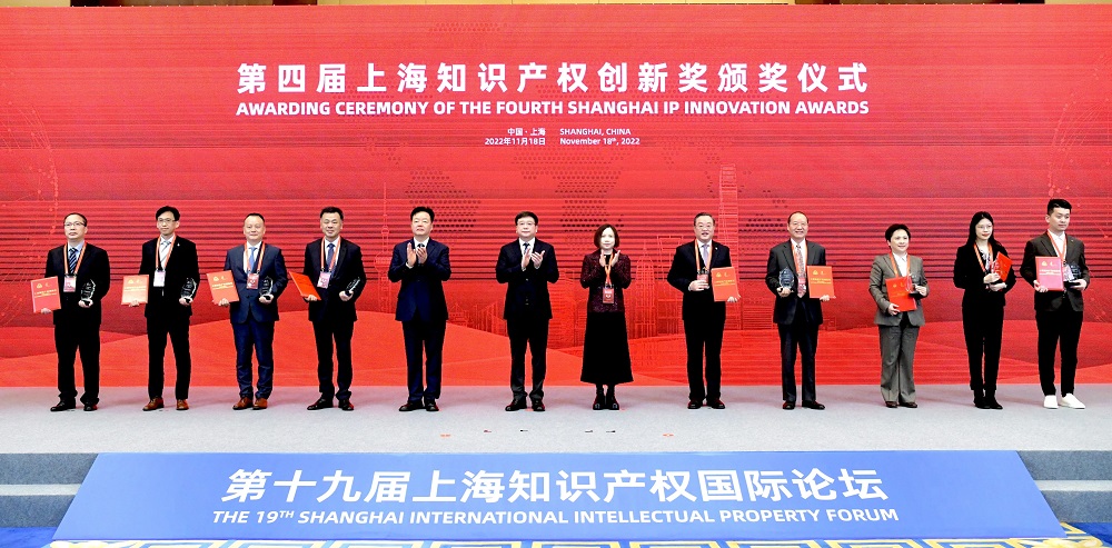 合影1.jpg 合影1.jpg